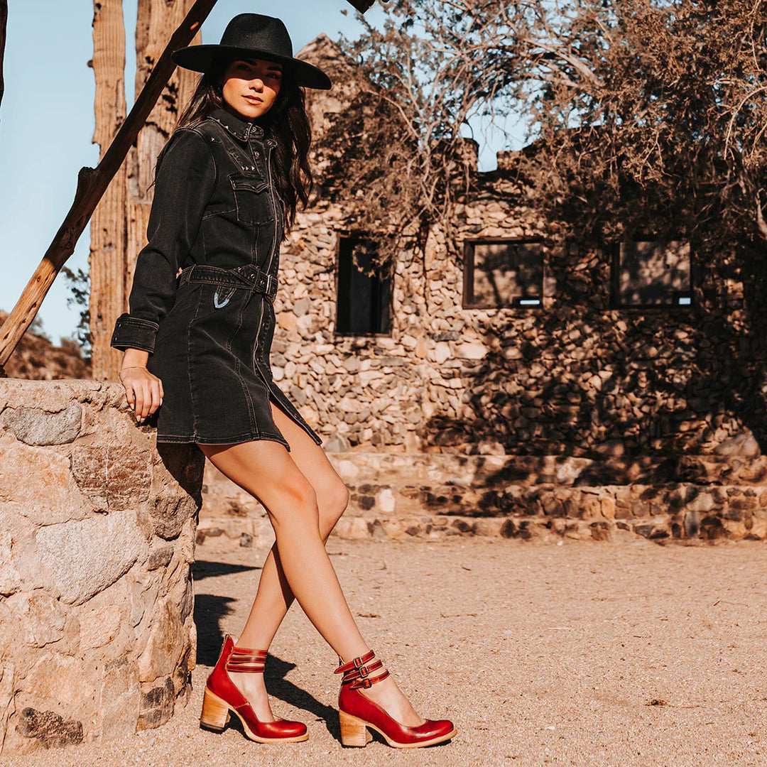 Vintage Ankle Strap Heels "Léa"