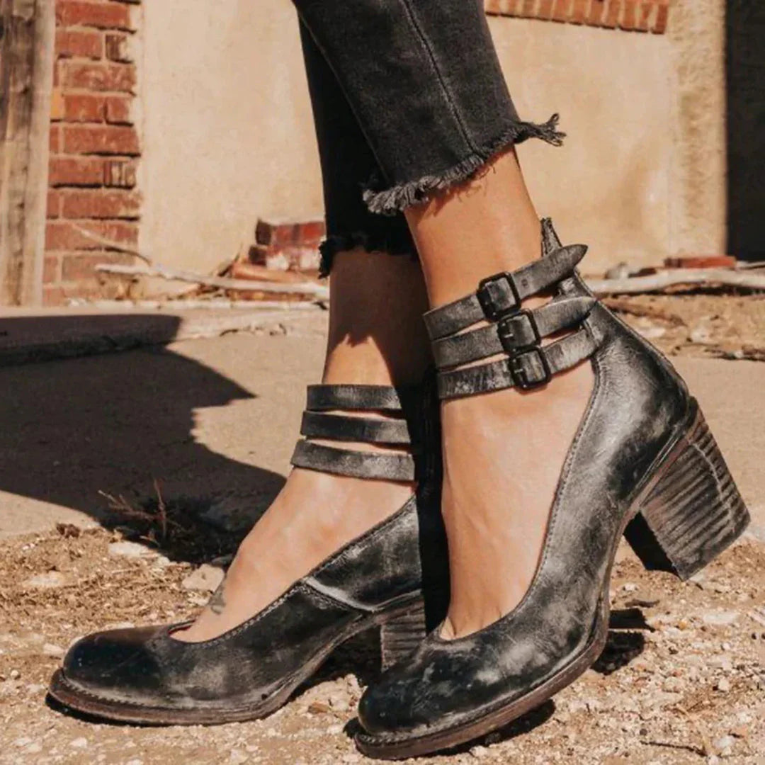 Vintage Ankle Strap Heels "Léa"