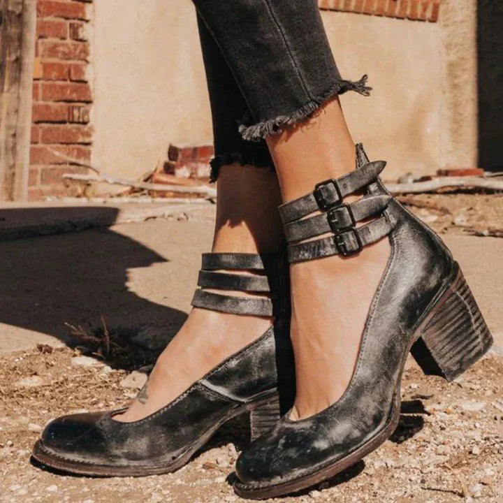 Vintage Ankle Strap Heels "Léa"
